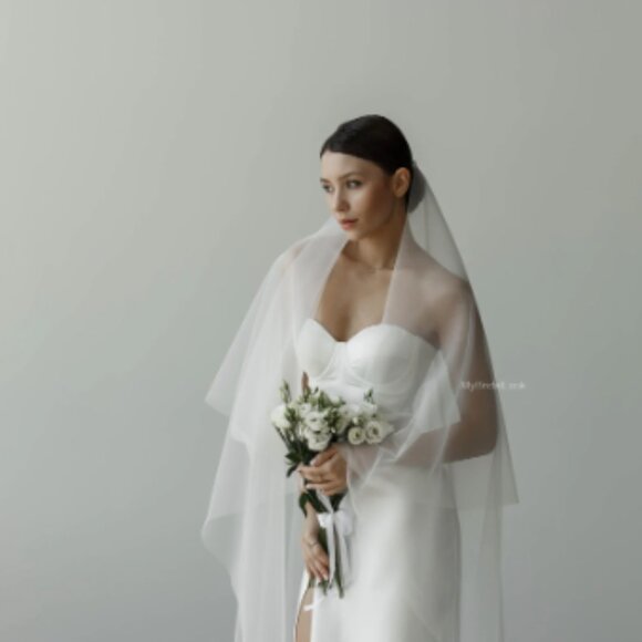 Drop Veil Soft Ivory Cathedral Wedding Veil With Blusher - Picture 4 of 7